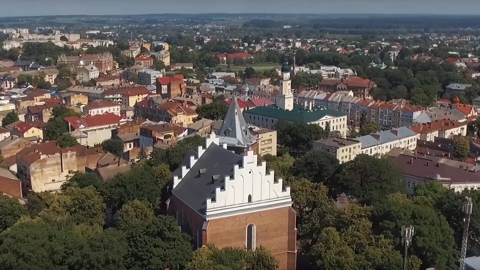 Дрогобич першим в Україні запровадив запис до шкіл на блокчейні
