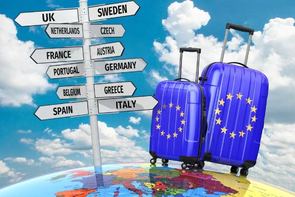 Результати перших 6 місяців безвізу з ЄС: громадяни України їздять до Євросоюзу на 15% більше
