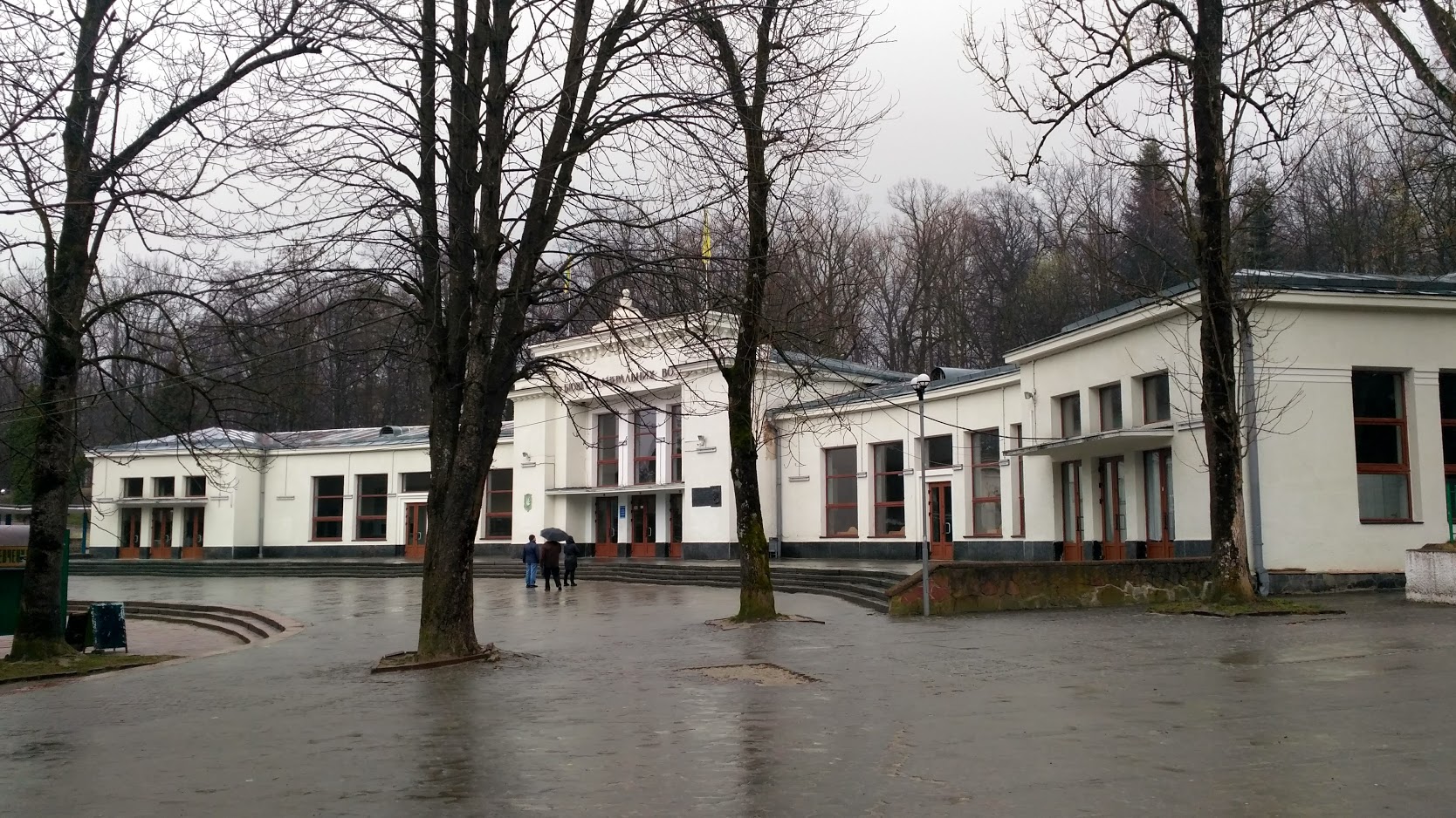 Дезінфектори в Бюветі та посилене прибирання вулиць і громадського транспорту – дії в Трускавці на час карантину