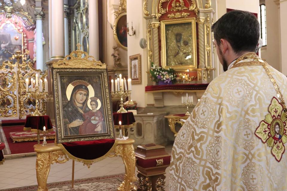 З Вифлеєму до Львова прибула копія чудотворної ікони Пресвятої Богородиці 