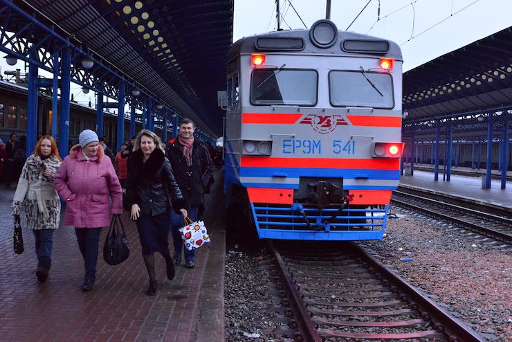 Перехід на зимовий час: Укрзалізниця скоригувала графік руху поїздів
