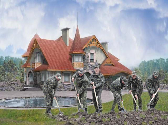 Традиціям вірні: в Дрогобичі солдати будують дачу полковнику