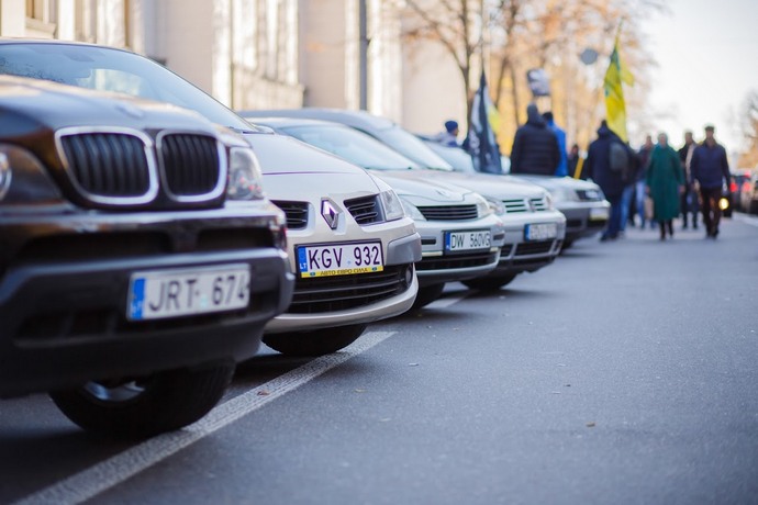 Власникам «євроблях» дали ще 90 днів на оформлення: у ДФС розповіли про нові штрафи