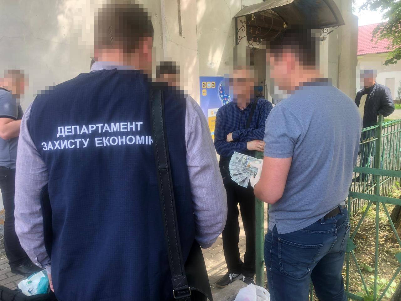 На Львівщині правоохоронці затримали на хабарі посадовця мерії