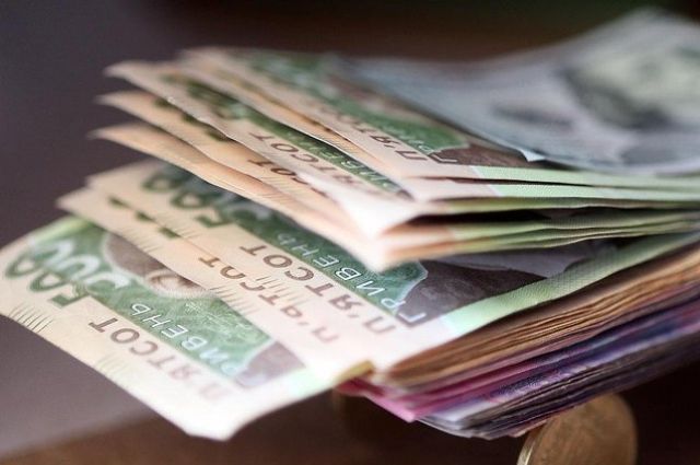 Середня зарплата в Україні зросла до 8,3 тисяч гривень — Держстат