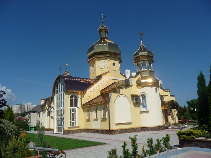 У Трускавці вандали розбили старовинний склеп та хотіли пограбувати церкву
