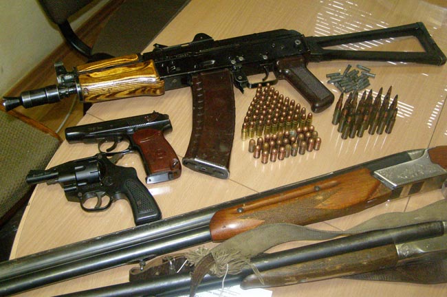 Мешканці Львівщини здали у поліцію 237 одиниць зброї та 642 боєприпаси