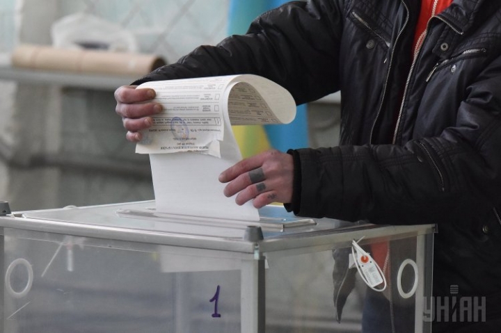 «Львів визначився, а Ви?». Львів’яни вимагають публічної позиції Садового щодо другого туру
