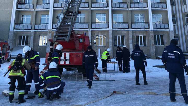 Трускавецькі рятувальники провели показове навчання із гасіння пожежі в санаторії та порятунку потерпілих