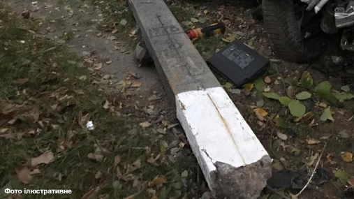 Із світлом - у Трускавці відновили електричну опору,  яку збила автівка