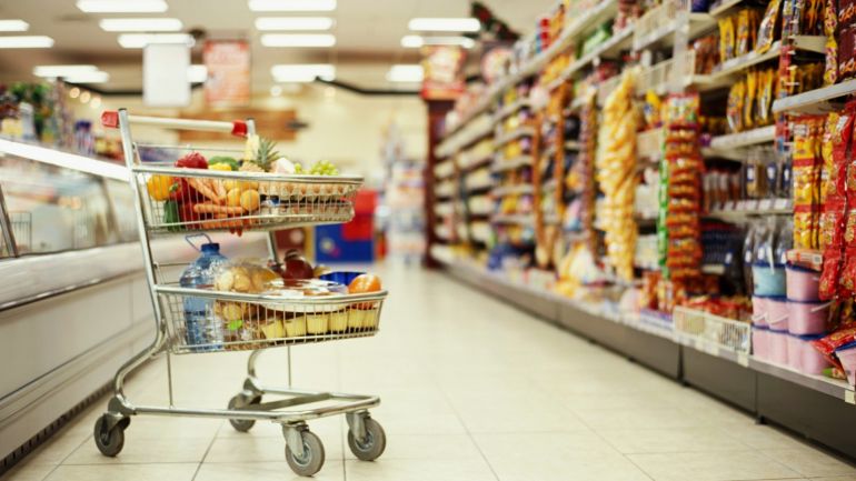 Продукти на полицях супермаркетів будуть, фури з товарами курсують між країнами без перешкод, - митниця