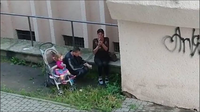 У Львові через скандальне відео від батьків-наркоманів забрали дитину (ФОТО)