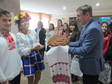 Діти України об’єднують Схід і Захід: учні трускавецької школи відвідали Луганщину