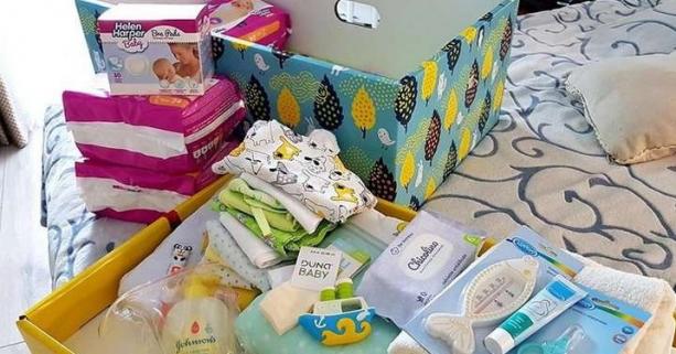 Пологові будинки Львівщини забезпечують пакунками малюка внутрішньо переміщені сім’ї