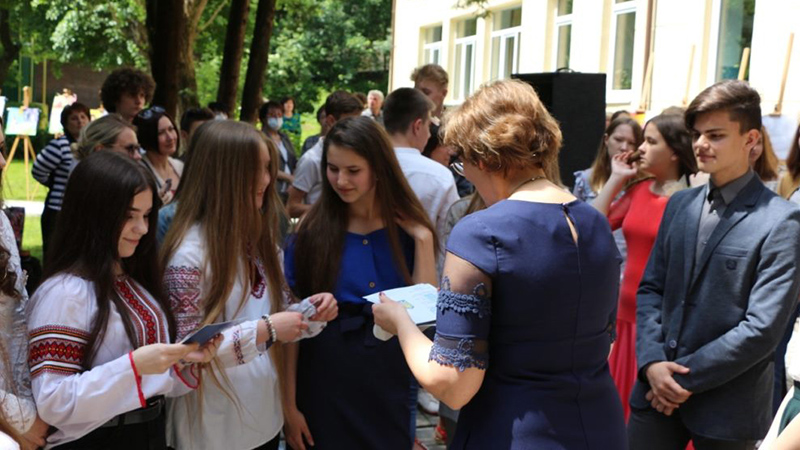 Попрощалися із випускниками - трускавецька школа мистецтв завершила навчальний рік