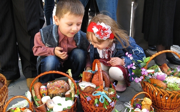 По чому яйце до Великодня?! Або в скільки обійдеться цьогоріч пасхальний кошик