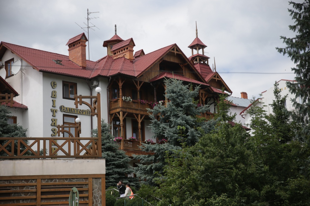 Санаторії Трускавця на карантин не закривали, хоча відпочивальників - менше 
