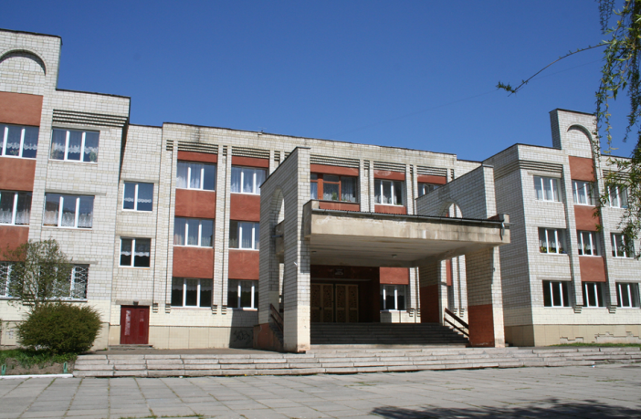 У Львові покарають директора школи, в якій цькували учня, чиї батьки відмовилися здавати гроші на нові шафи