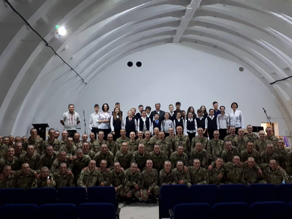 Моцарт для військових – юні трускавчани подарували концерт воїнам у Старичах 