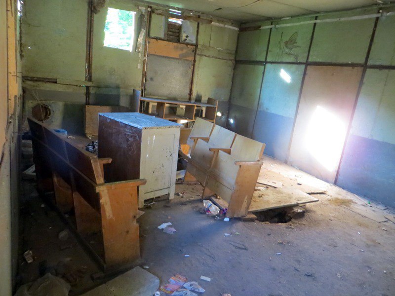 Fl98GbKi-6c.jpg Fl98GbKi-6c.jpg